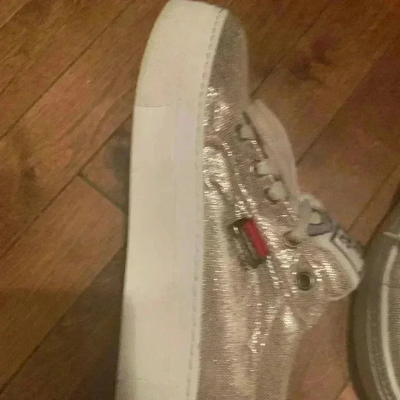 🔥🔥2/30$ 🔥Ming kuang Gold  colour shoes - Picture 11 of 12